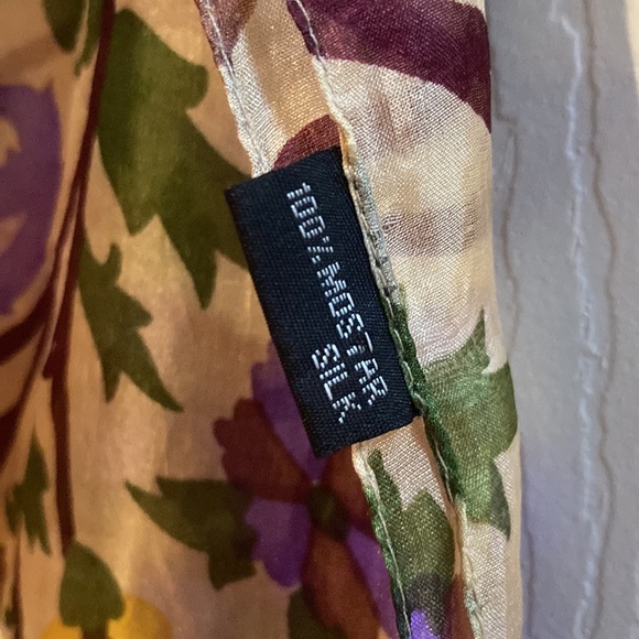 VGUC silk scarf - Picture 3 of 4